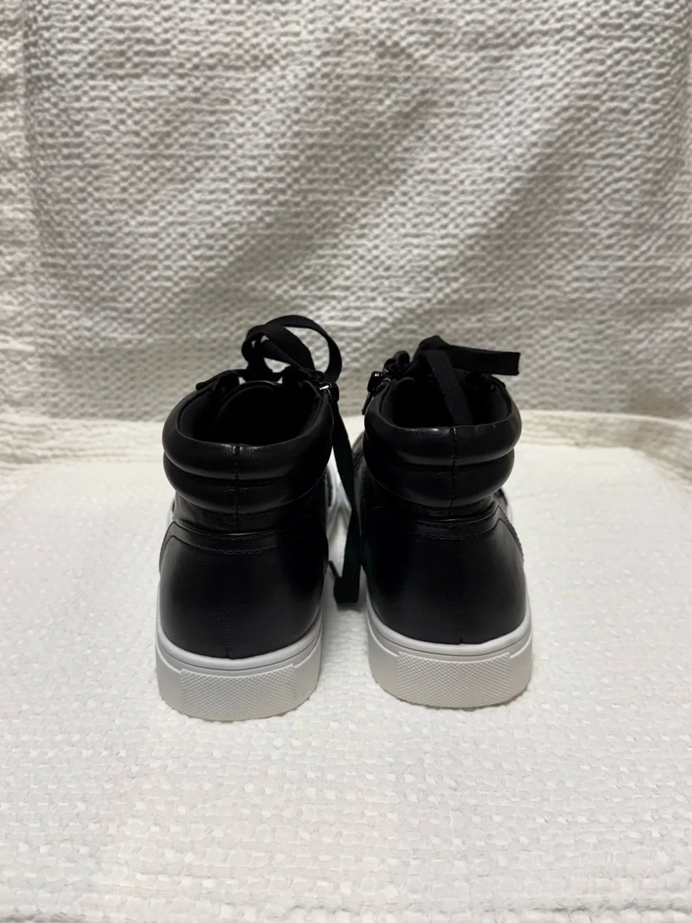 DV by Dolce Vita Black High-Top Sneakers | Side Zip | Size 9